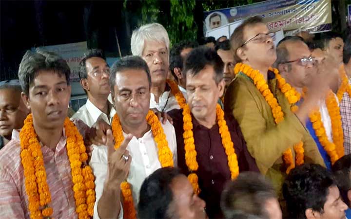 ডিইউজের নতুন কমিটি